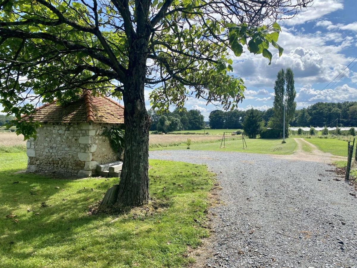 Вилла Le Plessis Parcay-les-Pins Экстерьер фото